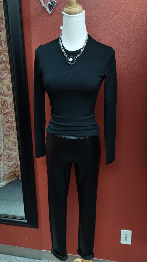 Mila Black Long Sleeve